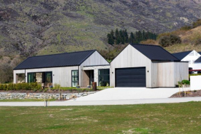 Beautiful Haven - Stunning Luxury Home - Queenstown - NEW!!